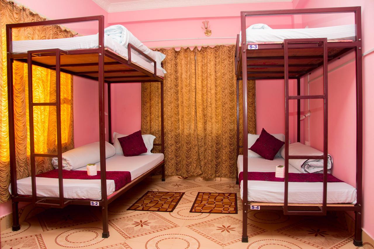 Mount Blue Tourist Hostel - Похара Екстериор снимка